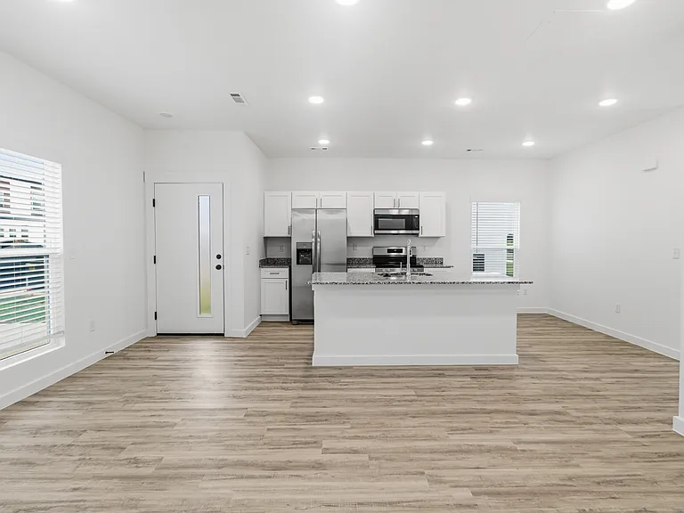 621 Apollo Ave — Photo 1