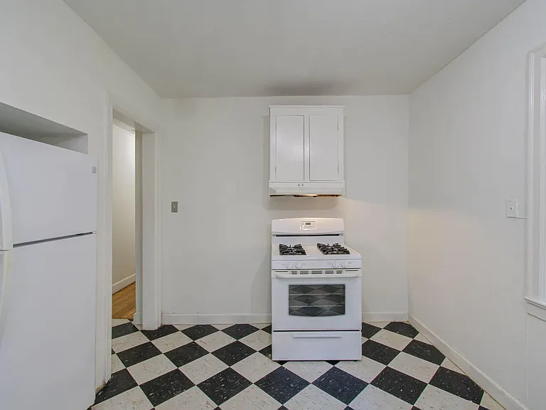 1428 Wentworth St #1 — Photo 9