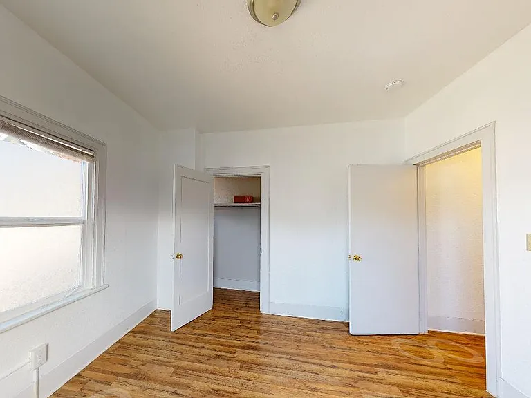 2808 E Spring St — Photo 4