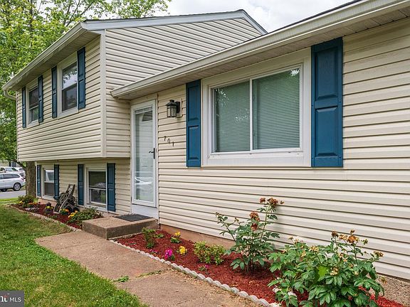3rd image of 701 Morningside Ct