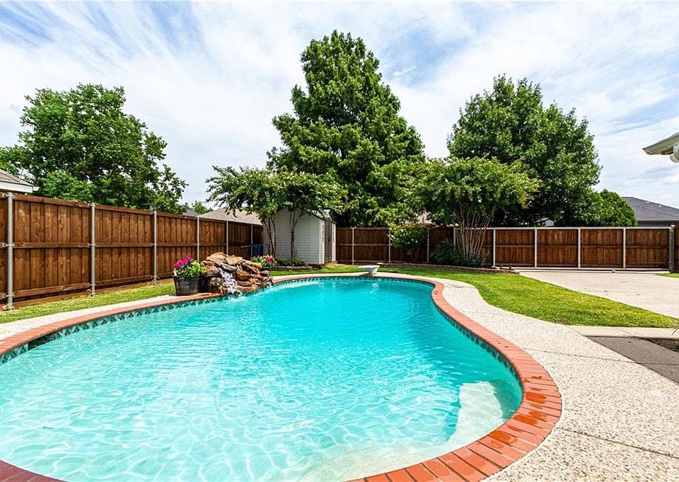 1st image of 414 Graham Ln