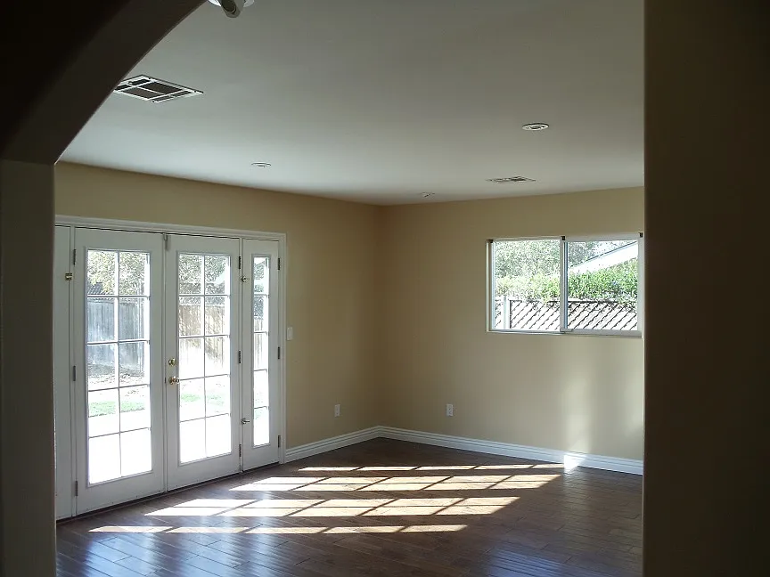 3 bed, 1202 sqft, $3,900 — Photo 3
