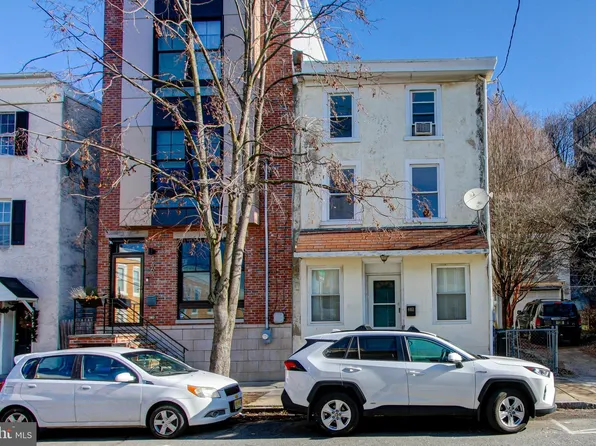 4461 Silverwood St, Philadelphia, PA 19127