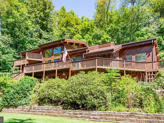 2nd image of 97 Grouse Ln
