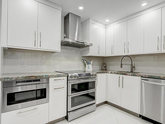 4th image of 3610 S Ocean Blvd APT 402