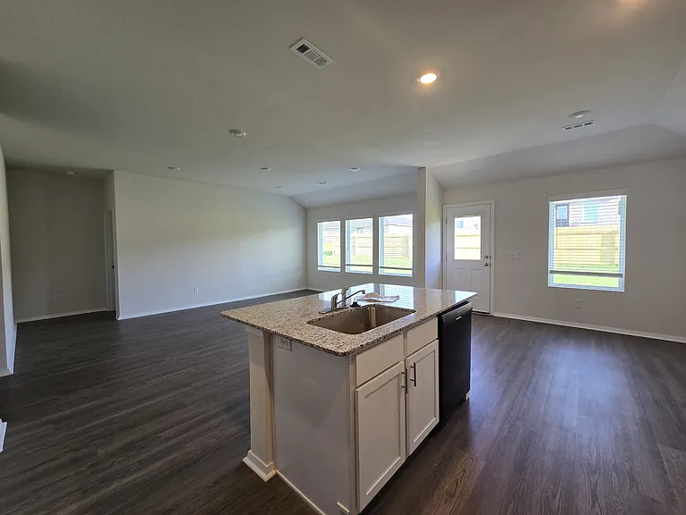 1406 E Piedmont Ct — Photo 3
