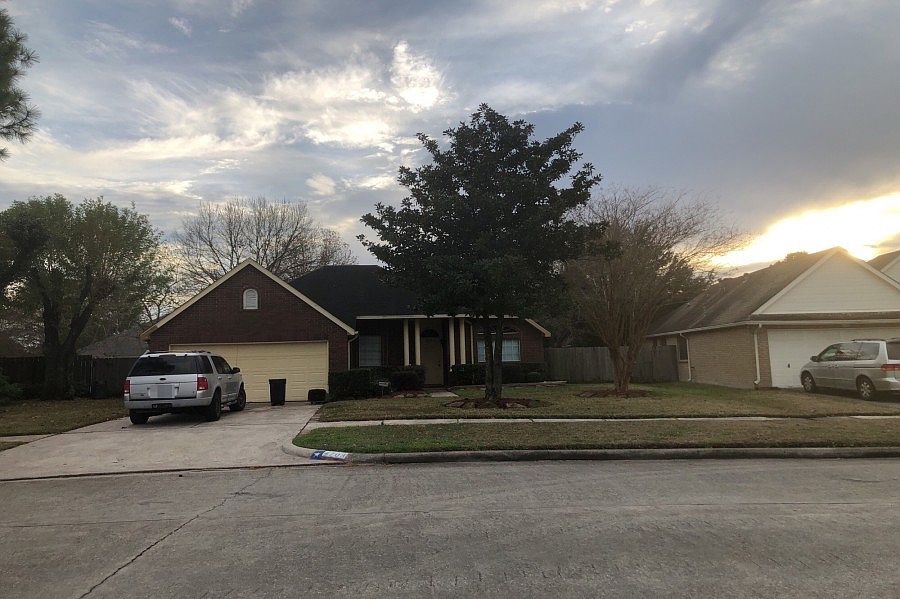 1st image of 4703 Silver Fox Dr
