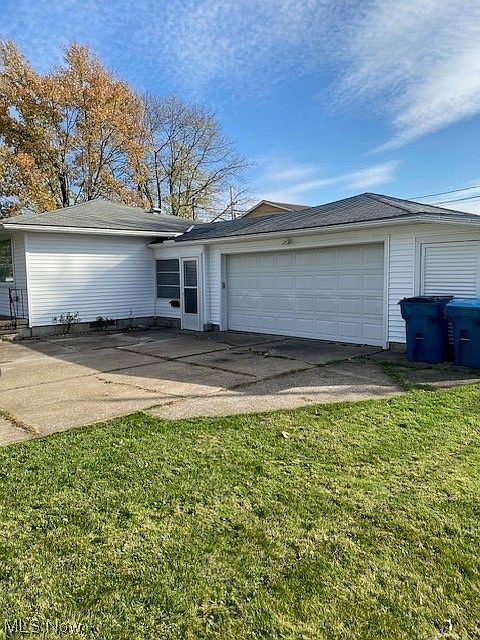 2nd image of 2401 W 40th St