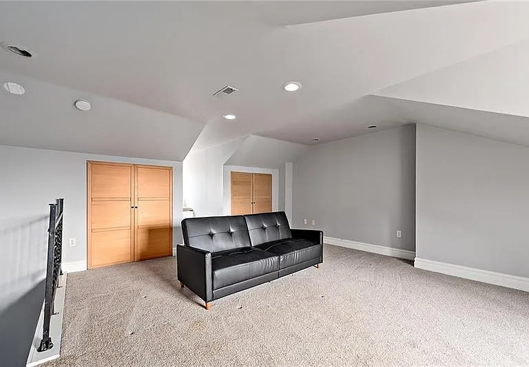 330 Main St — Photo 14