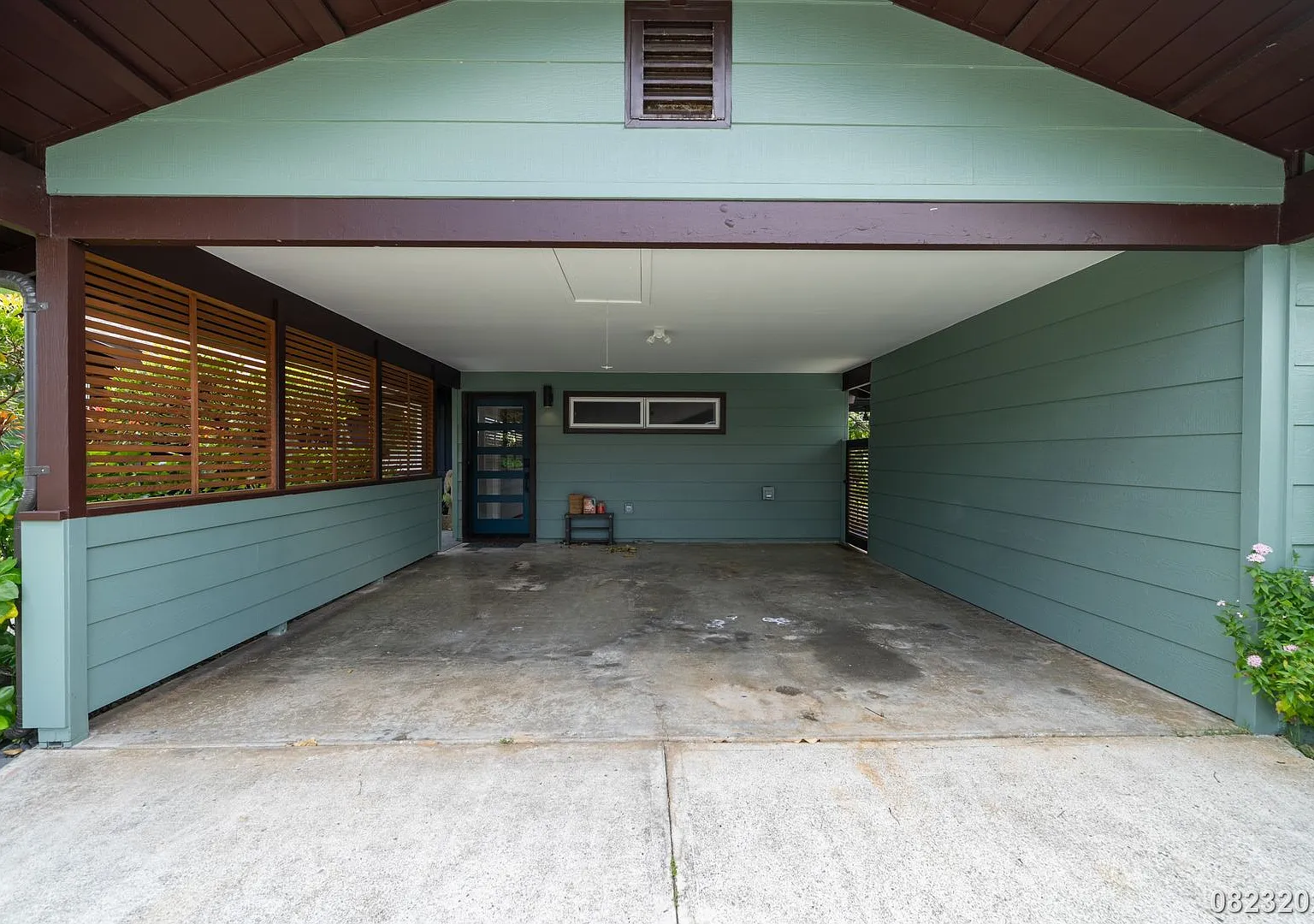 $9,195 / 3br 3ba 1,816 Sf Private Executive Kailua Home With Spa, Pv & Battery Backup | Available... — Photo 4