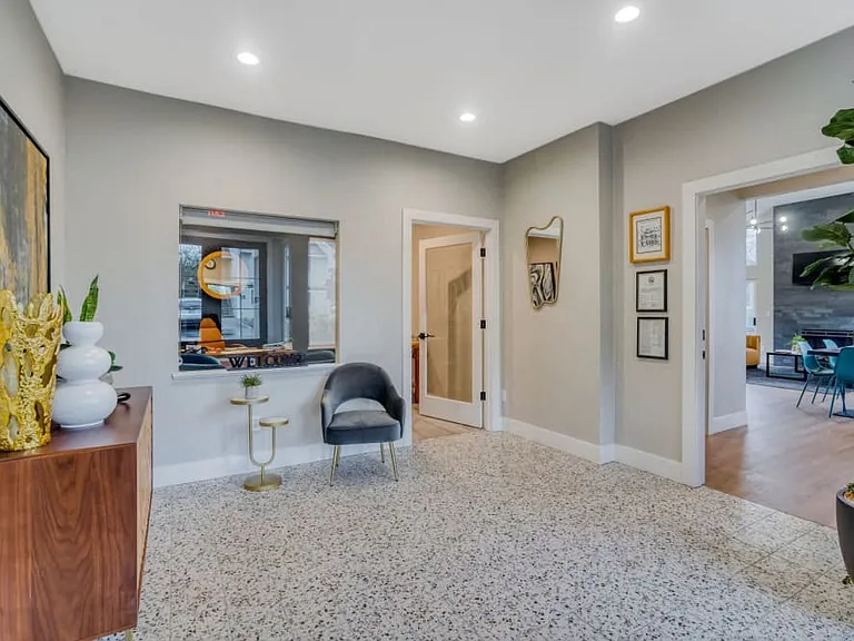 Woodspring Apt — Photo 3