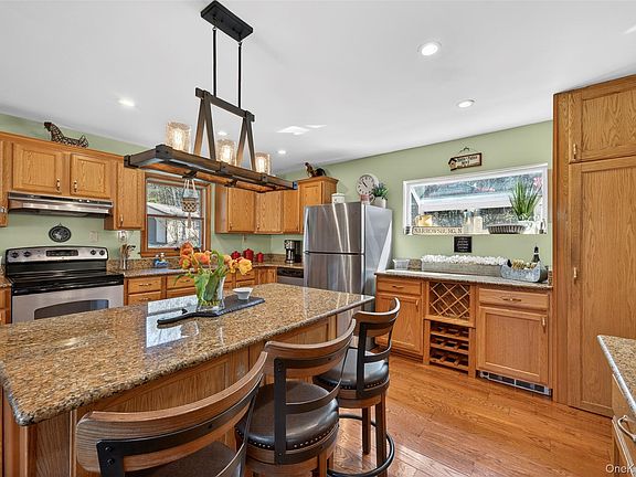 5th image of 19 Arrowhead Lane