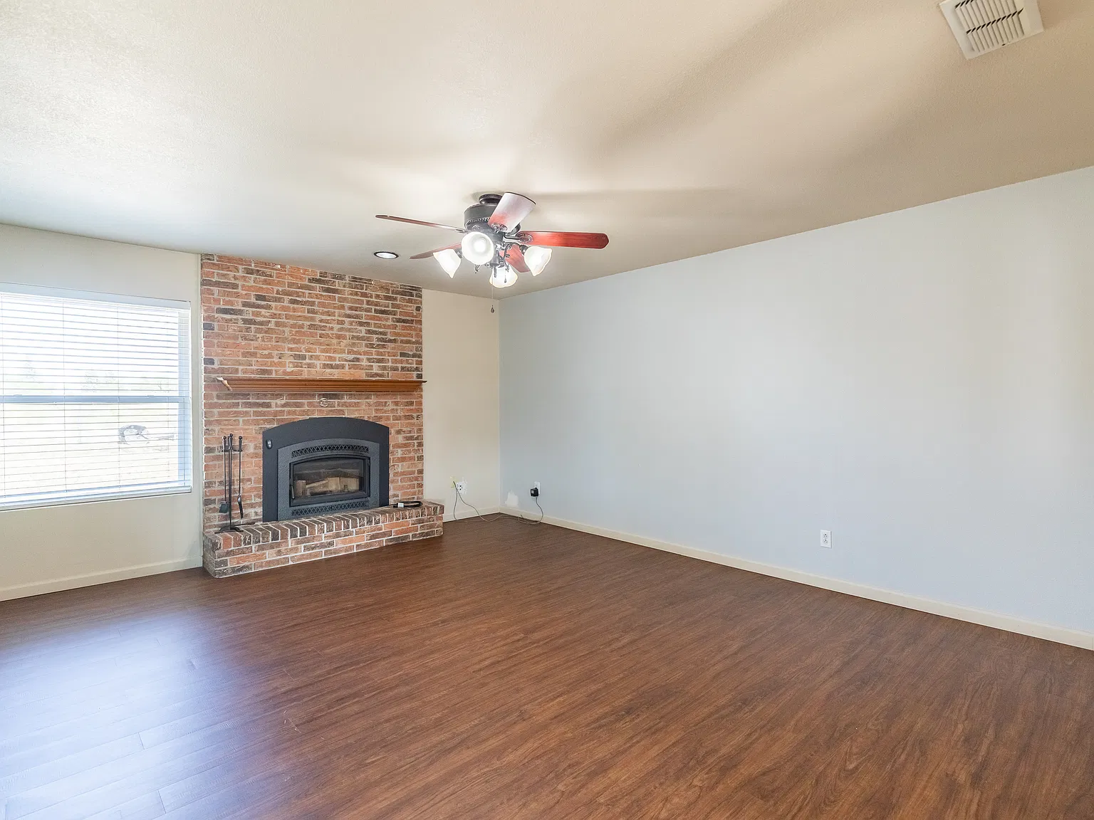 3 bed, 1436 sqft, $2,600 — Photo 2