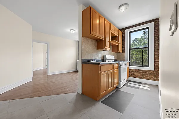 Rented by Signature Property Realty | media 17