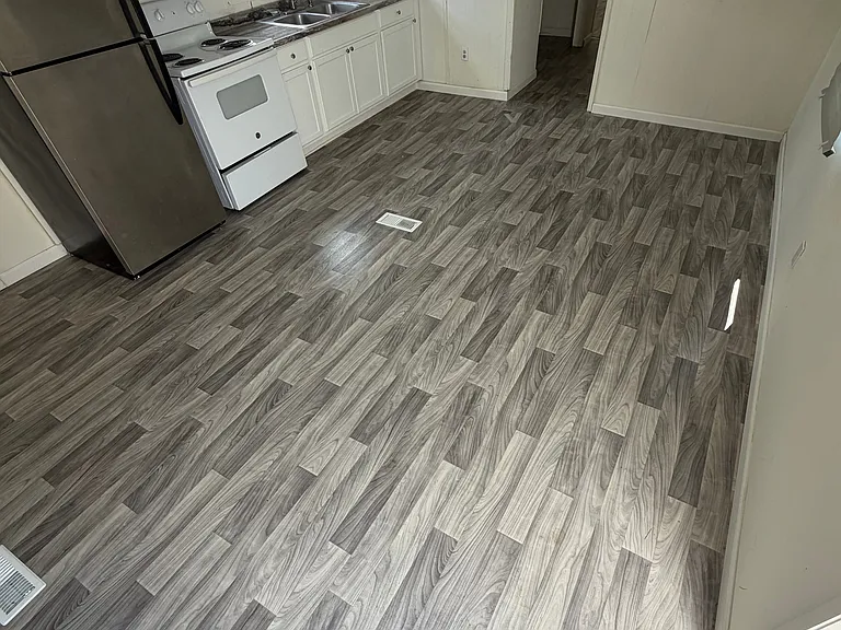 301 Watkins St — Photo 2