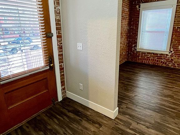 4th image of 1559 Vine St APT 3