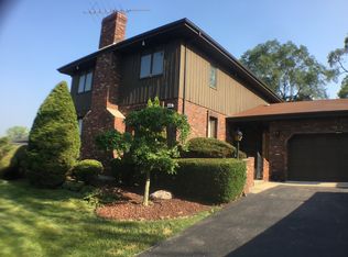 9132 Windsor Dr, Palos Hills, IL 60465