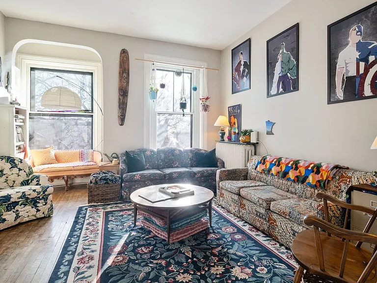 223 Bates Ave — Photo 1