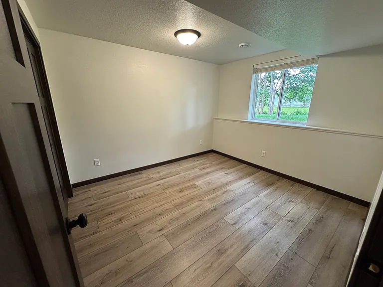 608 College St — Photo 11