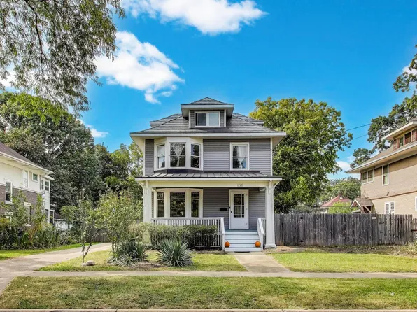 713 S 4th St, Aurora, IL 60505