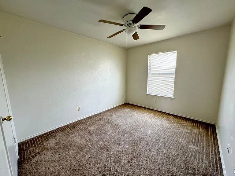 1904 Windward Dr — Photo 14