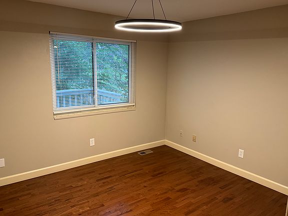 5th image of 20948 Flora St