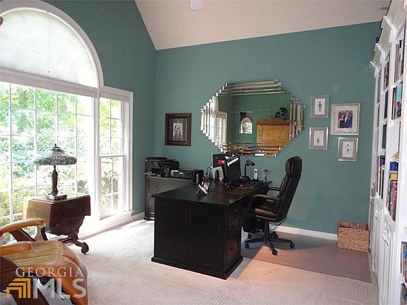 4th image of 609 Graystone Ct