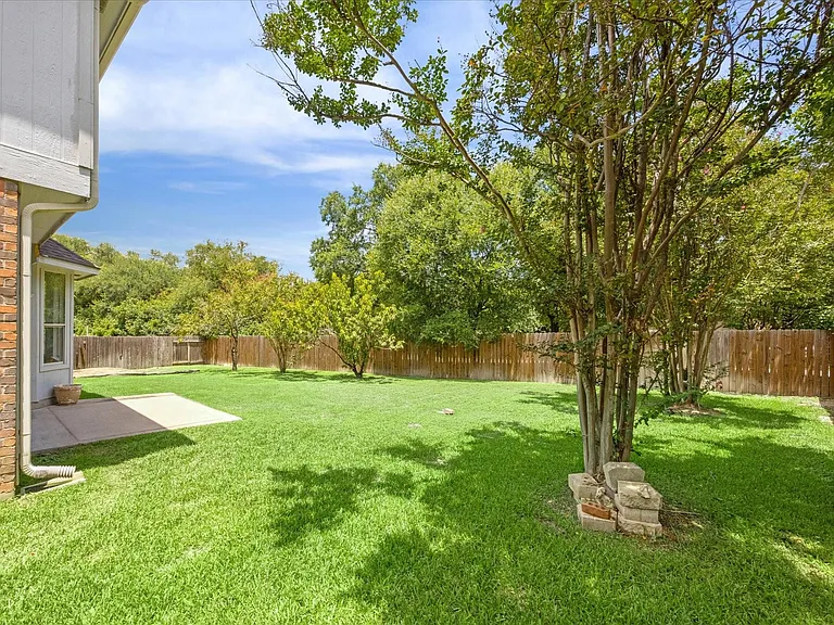 2926 Winchester Dr — Photo 37