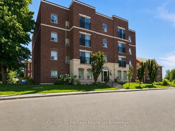 34 Brock St #301, Woodstock, ON N4S 3B5