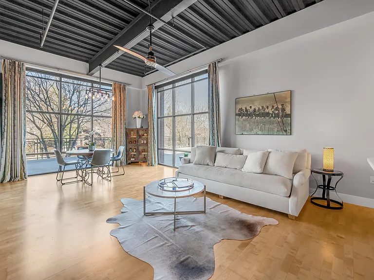 350 E Short St #209 — Photo 5