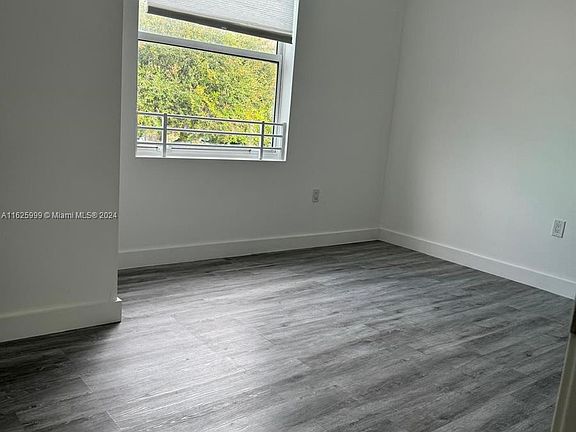 4th image of 1575 N Treasure Dr #2