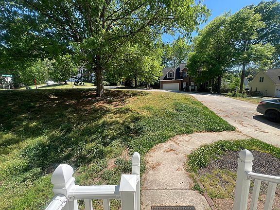3rd image of 3209 Daingerfield Dr