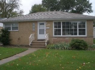 8330 E Prairie Rd, Skokie, IL 60076