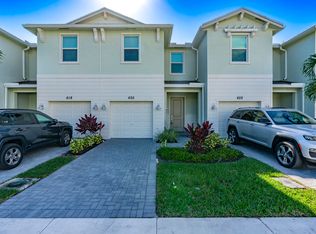 620 SE Lake Falls Street, Port Saint Lucie, FL 34984