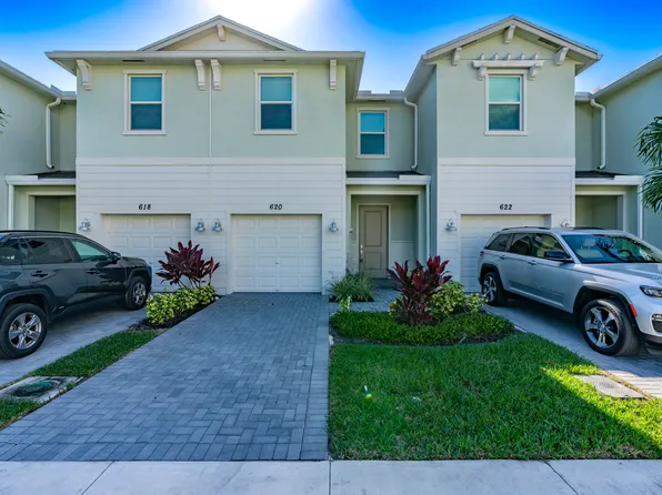 620 SE Lake Falls Street, Port St Lucie, FL 34984