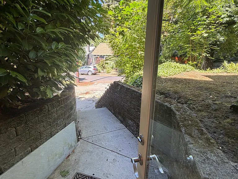 SE 26th Ave — Photo 6