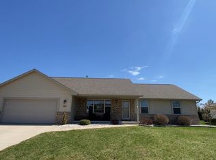 1401 Alpine Dr, Green Bay, WI 54311