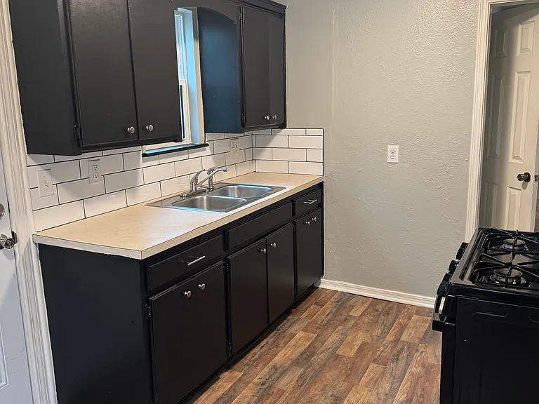 2212 S Air Depot Blvd — Photo 4