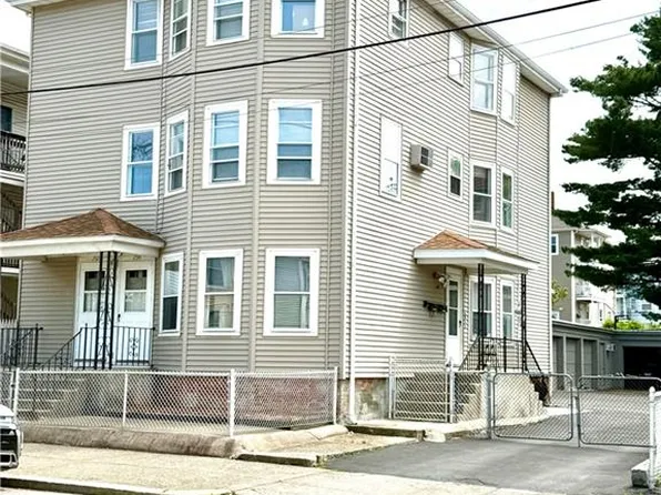 232-234 Sterry St, Pawtucket, RI 02860