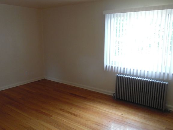 5th image of 25401 Lake Shore Blvd APT D8