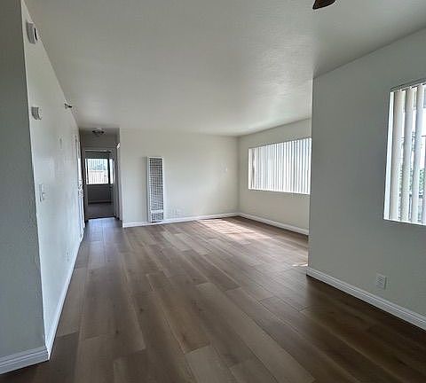 5th image of 13016 Roselle Ave #20