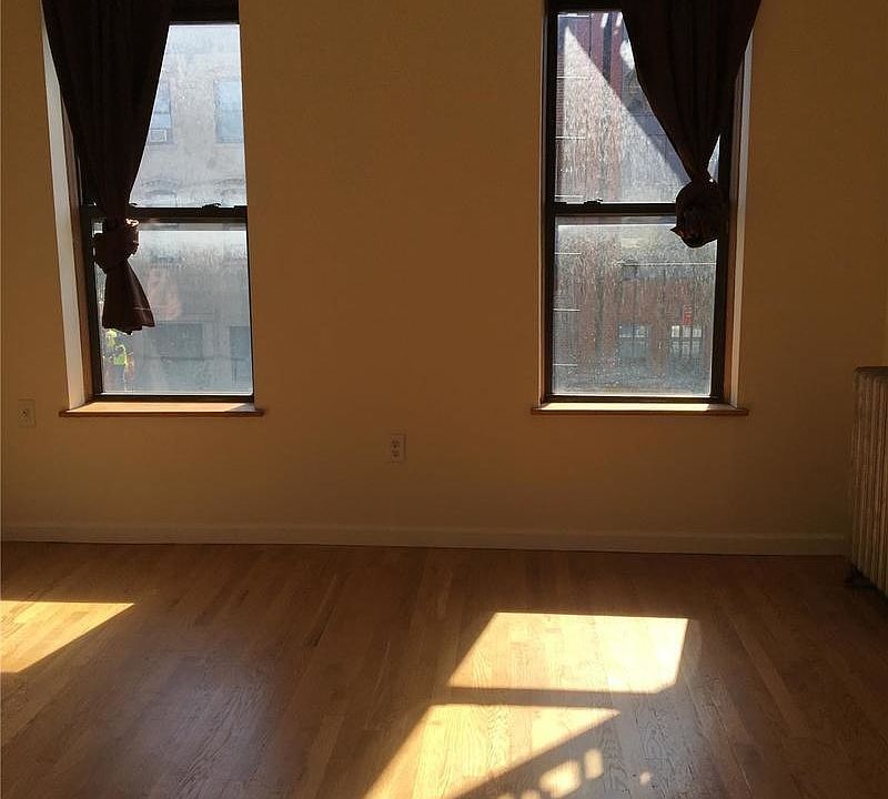 1st image of 276 3rd Ave #15