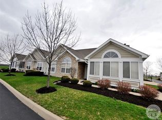 2691 Prestwick Village Cir, Springfield, OH 45503