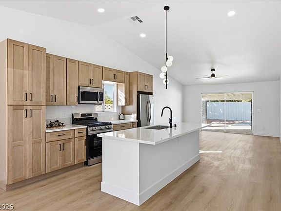 4th image of 1408 Stacey Ln