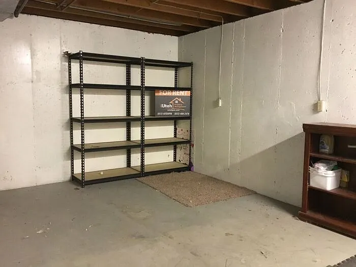 4270 S 1050 W — Photo 18