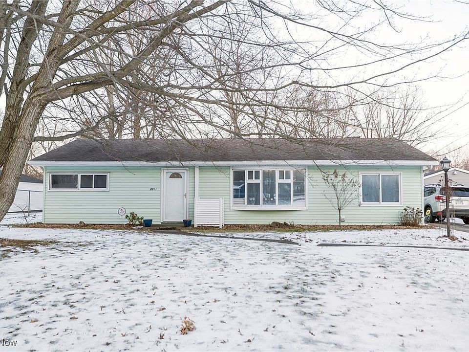 1st image of 3011 Bainbridge Ave