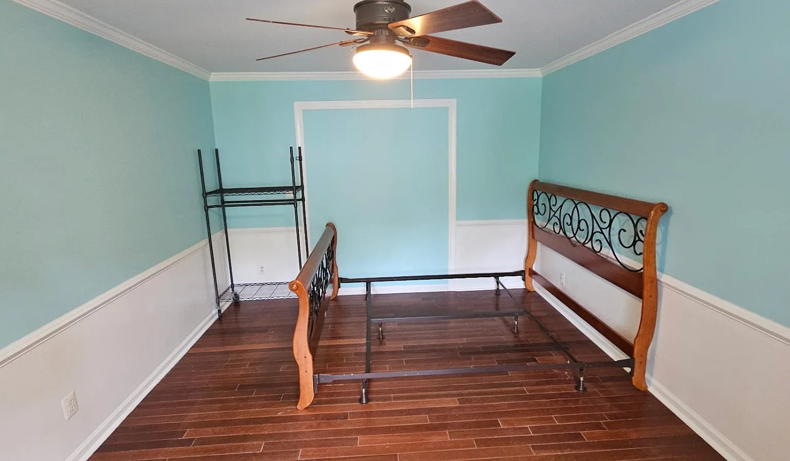 11200 Springfield Dr — Photo 2