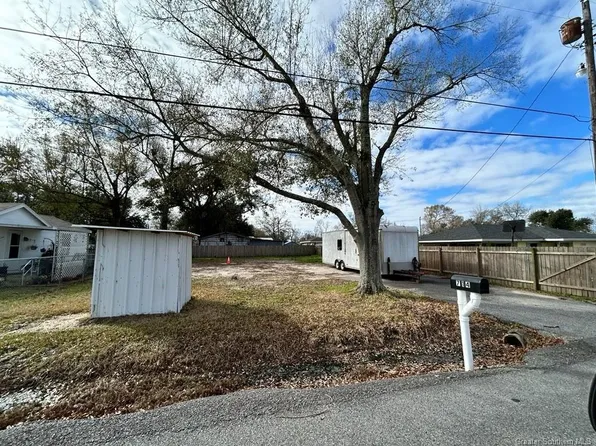 714 Manuel Rd, Lake Charles, LA 70607