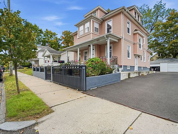 2nd image of 98 Bristol St