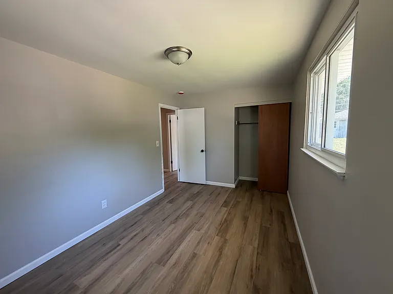 5556 Andover Blvd — Photo 7